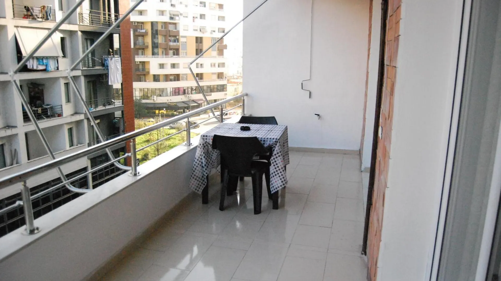 Eni'S Apartments Tirana Albania