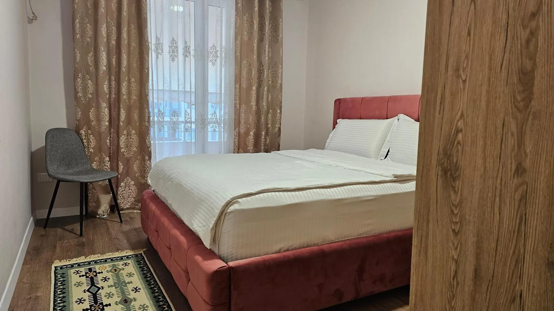 Eni'S Apartments Tirana