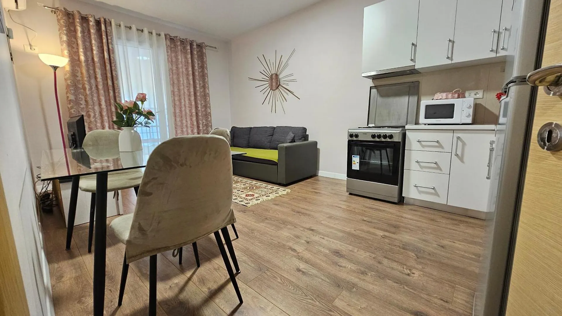 Eni'S Apartments Tirana 0*,