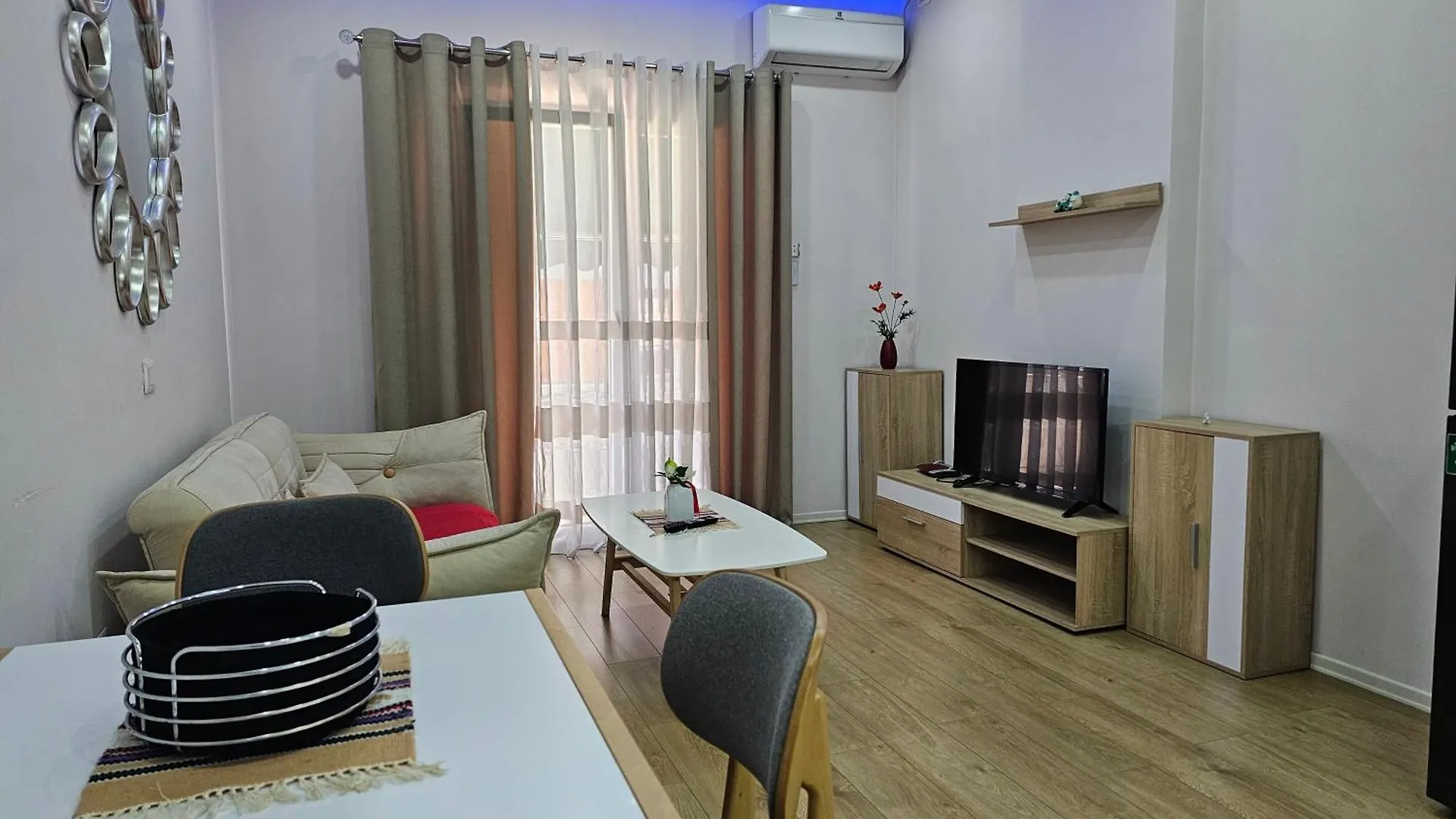 Eni'S Apartments Tirana