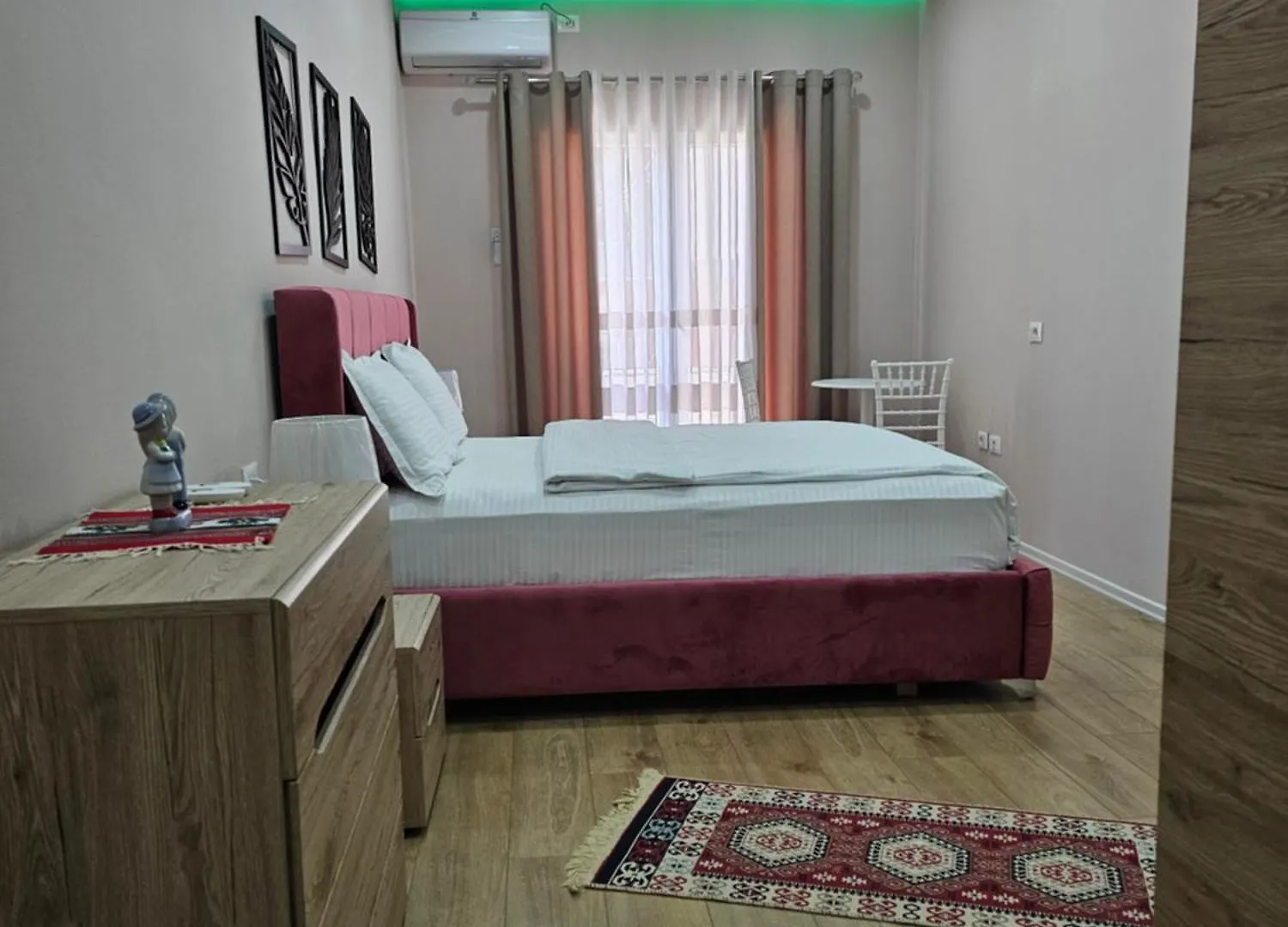 Eni'S Apartments Tirana Albania