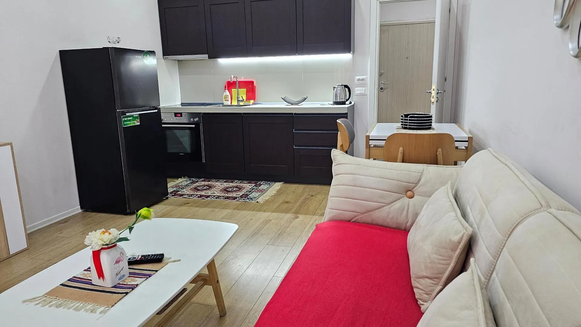 Eni'S Apartments Tirana