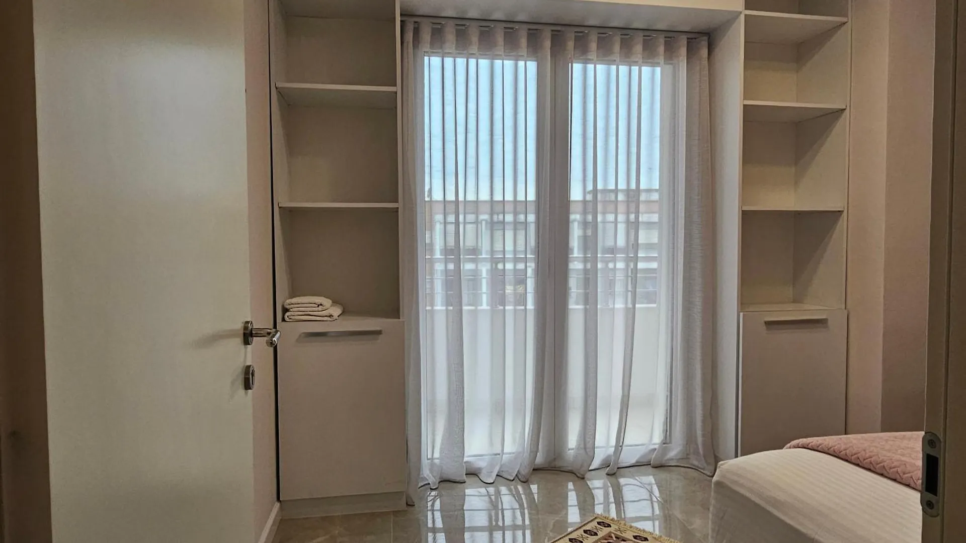 Eni'S Apartments Tirana